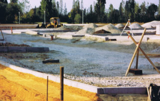 Erdarbeiten im Bauvorhaben Parkplatz Rudolf-Bergander-Ring in Dresden während der Bauphase 1994