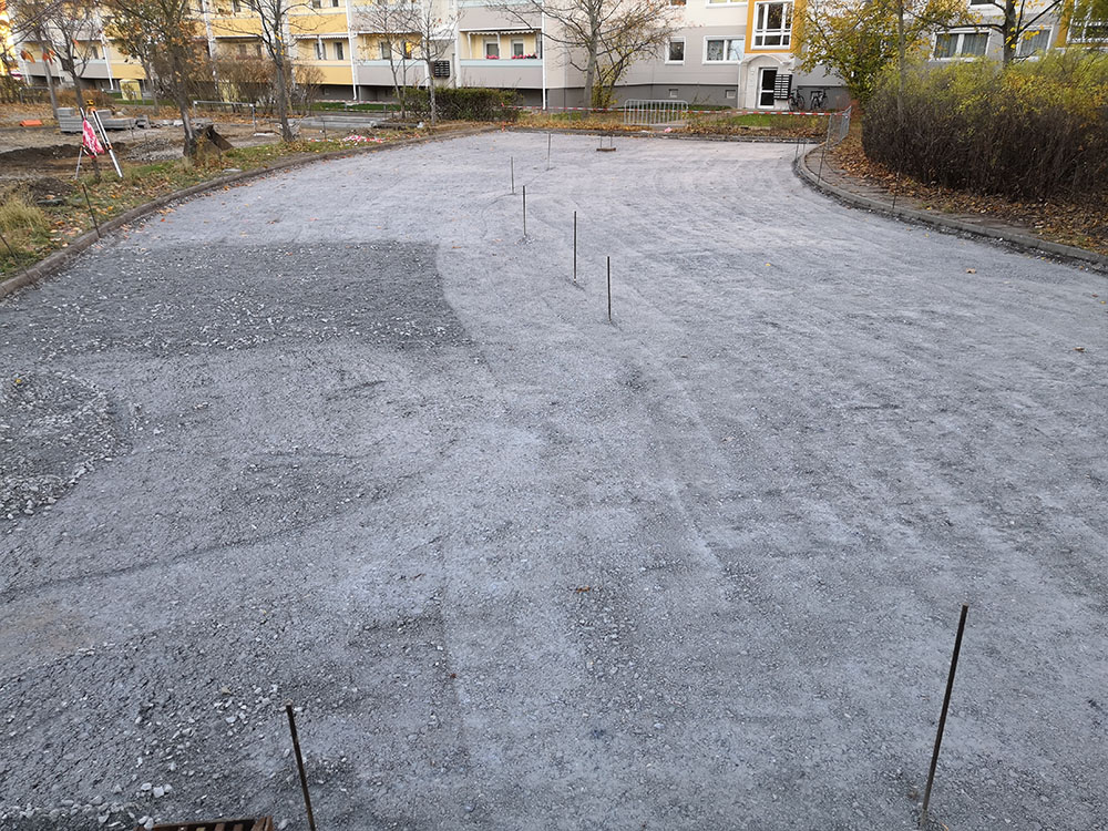 Verbesserung der Tragfähigkeit des Untergrundes auf dem Parkplatz Schönaer Straße in Dresden