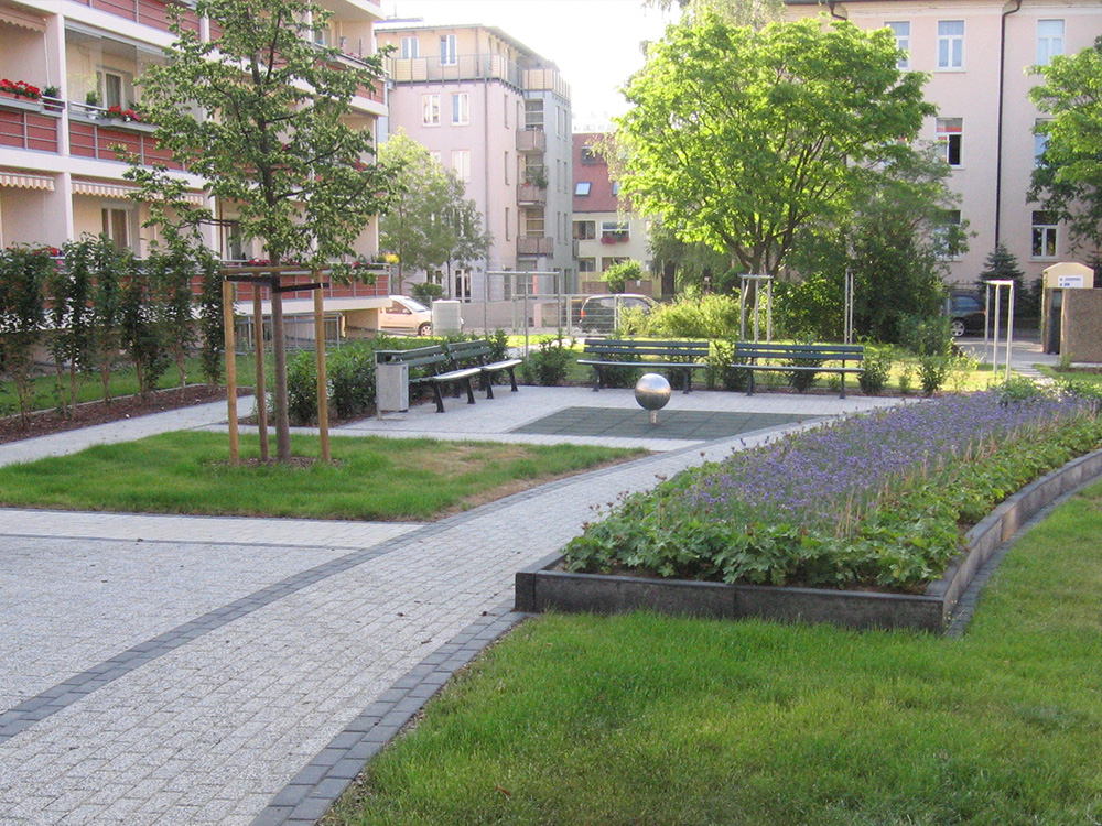 Ansicht der Außenanlagen Wiesenstraße in Dresden 2005