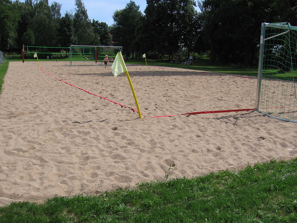 Beachvolleyballanlage im Dresdner Freibad Wostra 2009