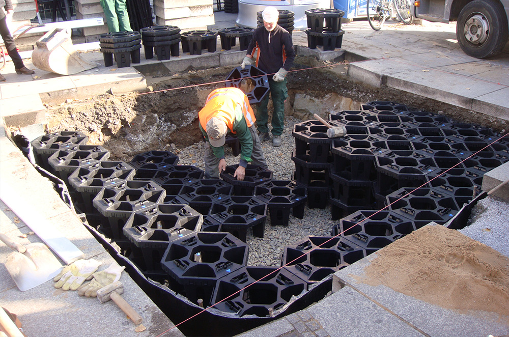 Modulares Belüftungssystem für die Baumpflanzung auf der Waisenhausstraße in Dresden 2011